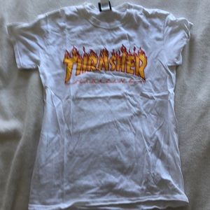 Men’s M white thrasher t-shirt